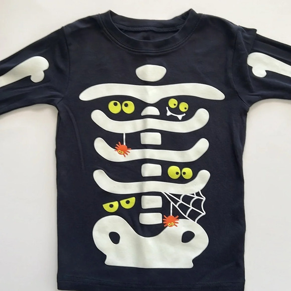 Carters glow in the dark skeleton Halloween pajama shirt - Picture 3 of 8